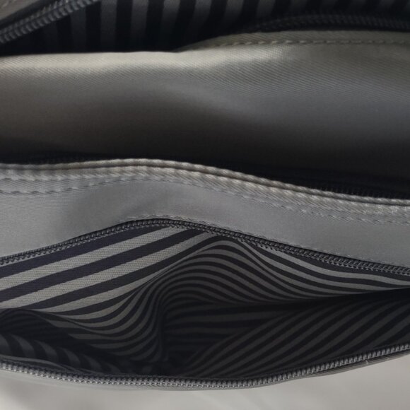 NWT Nineteen O.5 Anti-theft Sporty Hand Bag Multiple Sections Nylon Gray Color - Picture 7 of 16